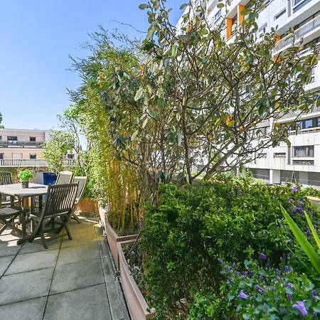 Veeve - Blossoming Balcony